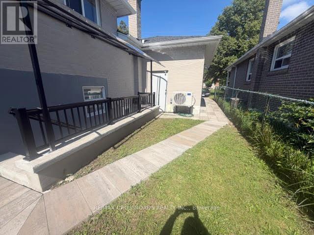 65 Romulus Drive, Toronto, Ontario  M1K 4C1 - Photo 7 - E13729988