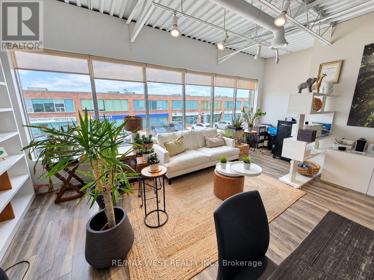 17 - 115 Woodstream Boulevard, Vaughan, Ontario  L4L 8K5 - Photo 10 - N12501824