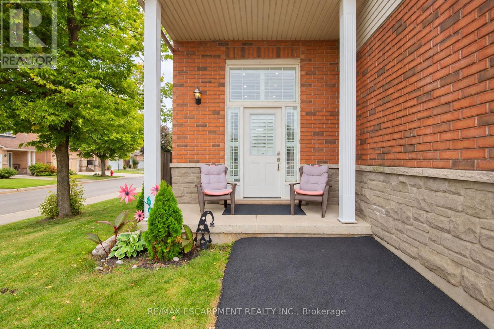 73 Appleblossom Drive, Hamilton, Ontario  L9C 7W3 - Photo 4 - X13841208