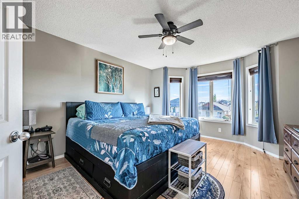 32 Sunrise Close SE