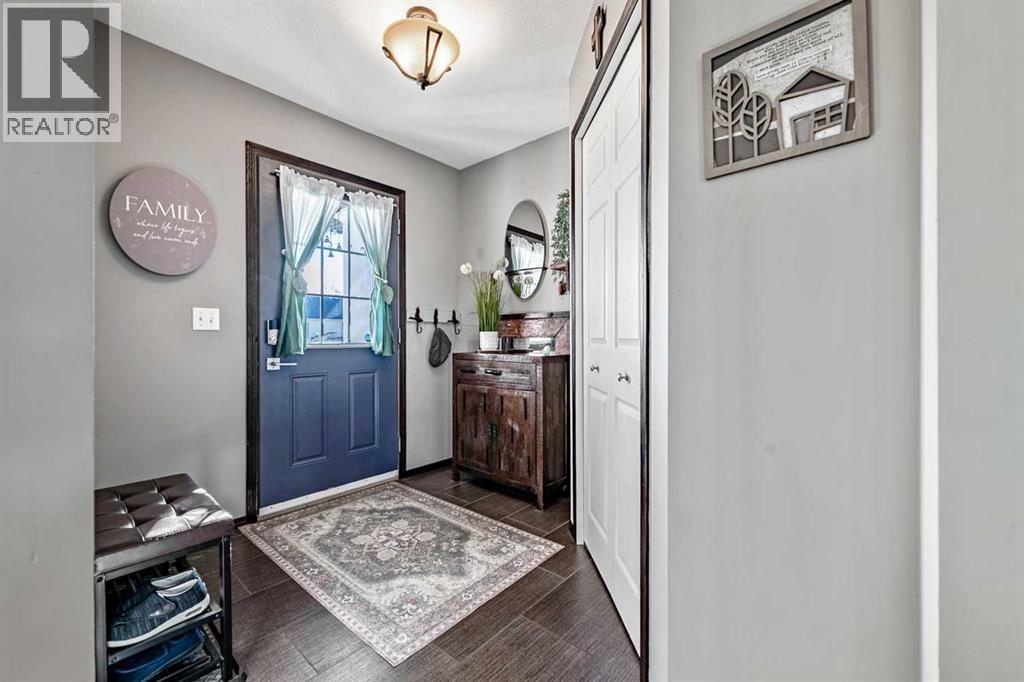 32 Sunrise Close SE