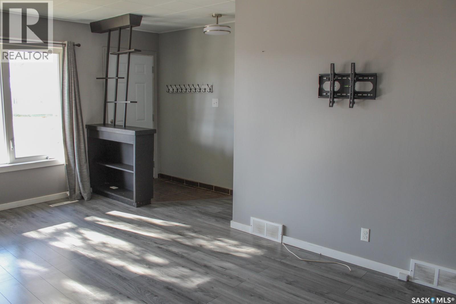 106 Higgins Avenue W, Melfort, Saskatchewan  S0E 1A0 - Photo 9 - SK051089