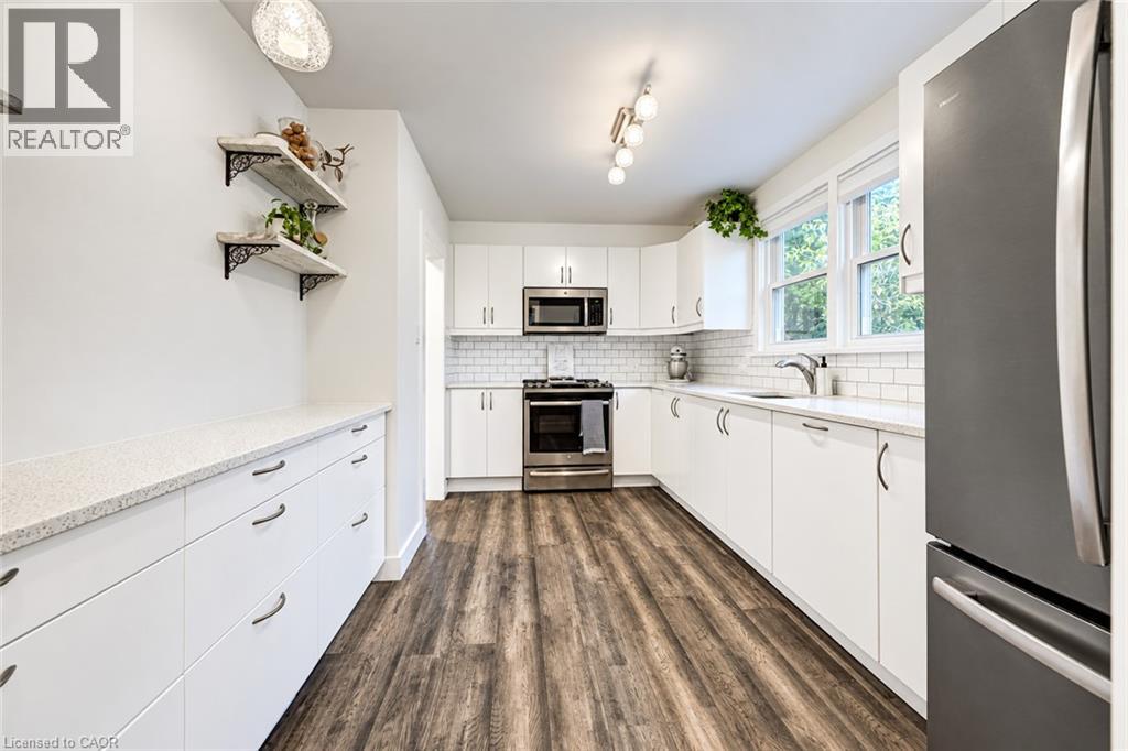 36 Crestwood Avenue, Kitchener, Ontario  N2H 4K7 - Photo 6 - 40870419