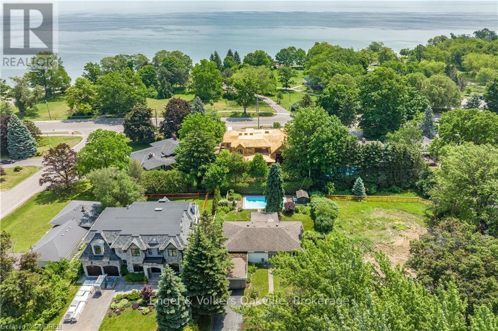 86 Selgrove Crescent, Oakville, Ontario  L6L 1L3 - Photo 2 - W14033874