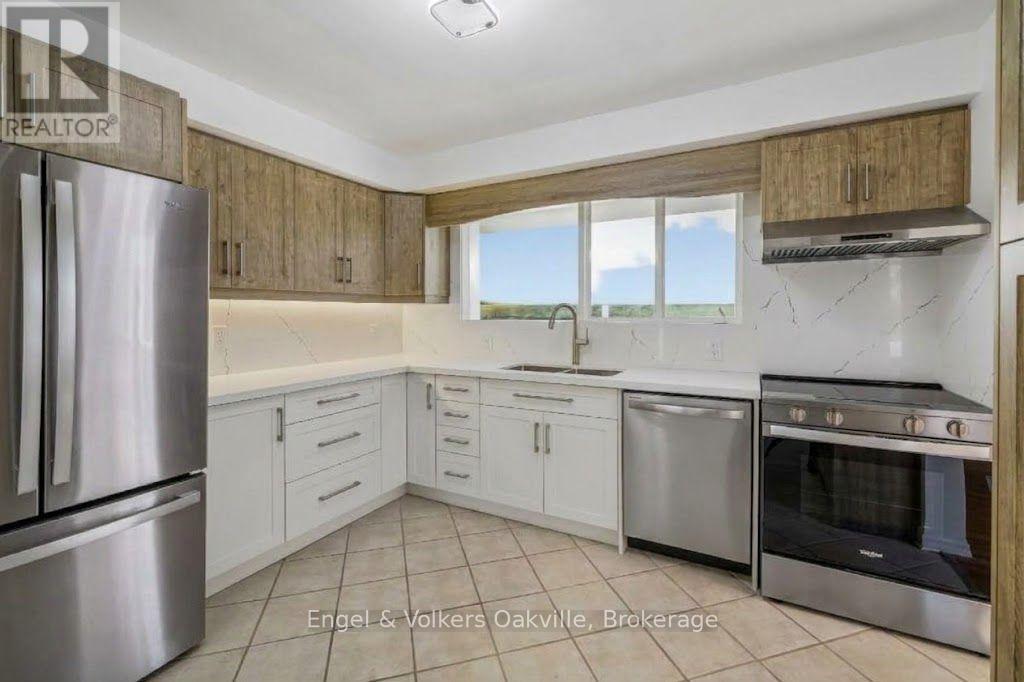 86 Selgrove Crescent, Oakville, Ontario  L6L 1L3 - Photo 7 - W14033874