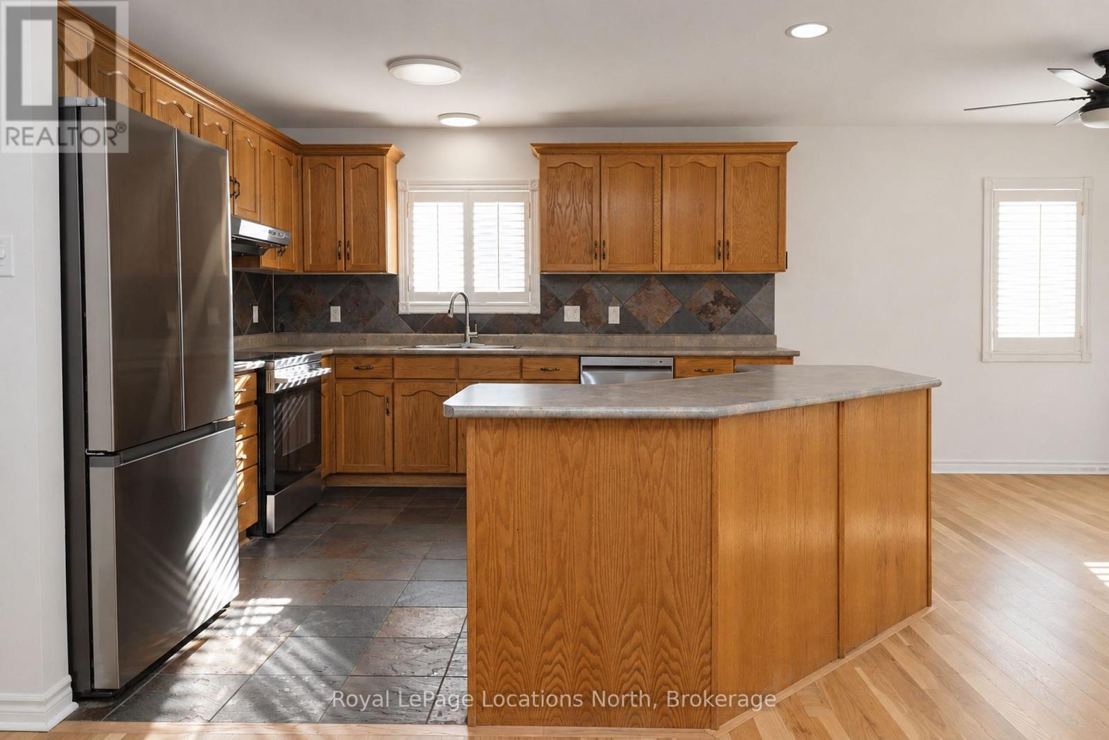 16 Donato Way, Wasaga Beach, Ontario  L1P 0G1 - Photo 12 - S14033856