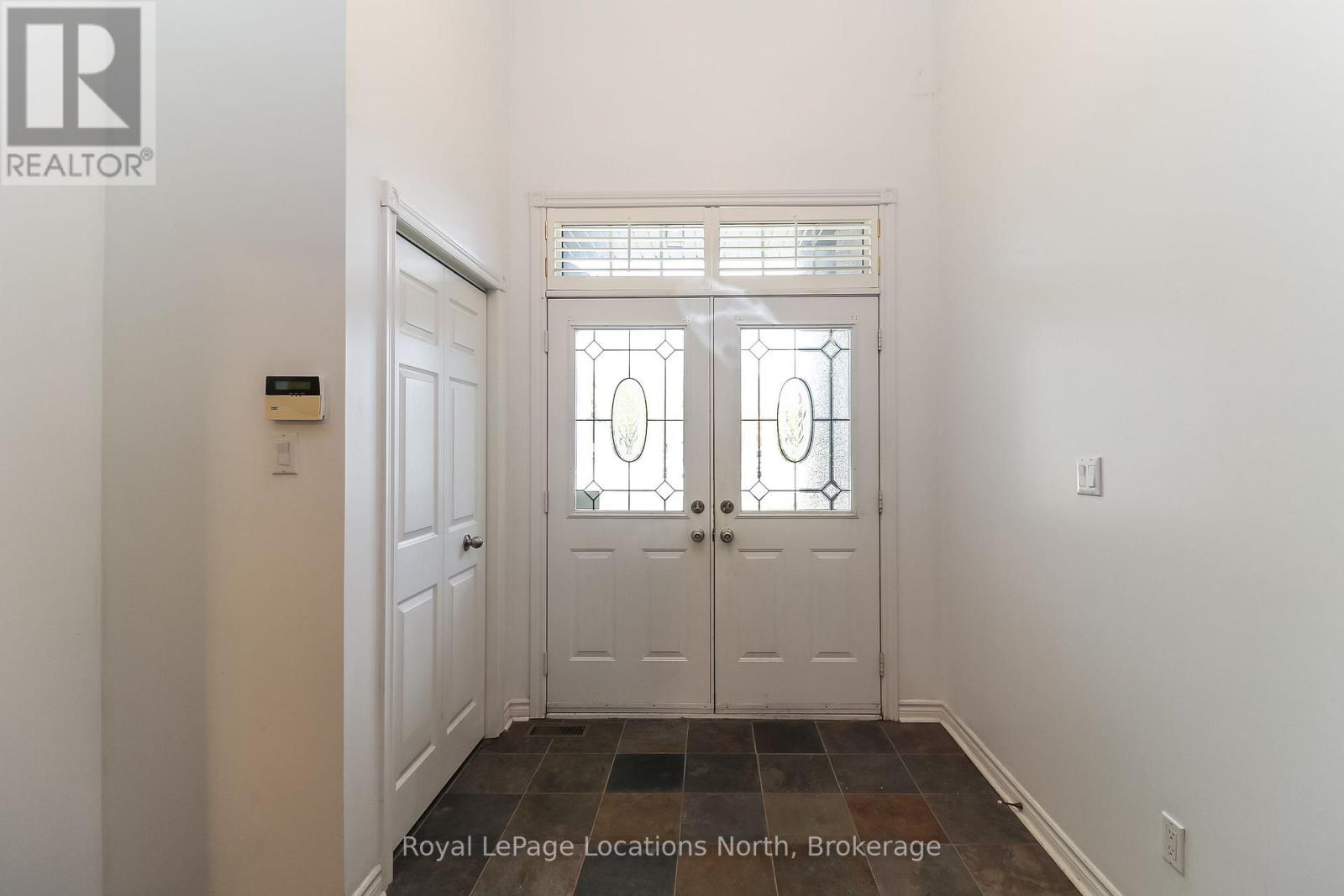 16 Donato Way, Wasaga Beach, Ontario  L1P 0G1 - Photo 4 - S14033856