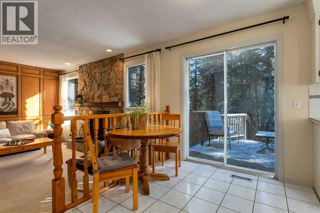 9 Redwood Meadows Close