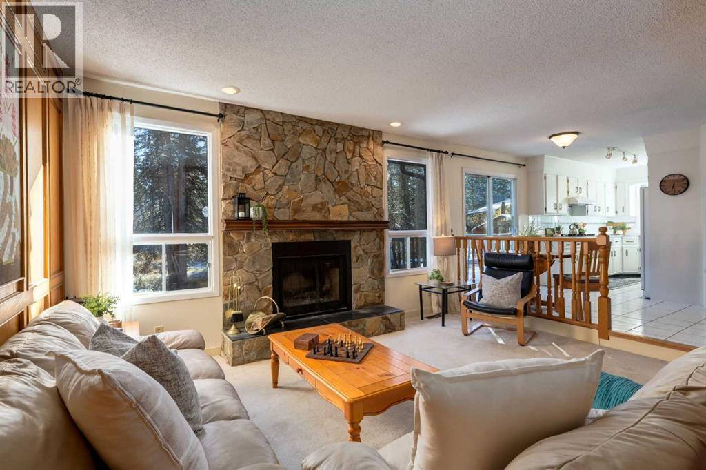 9 Redwood Meadows Close