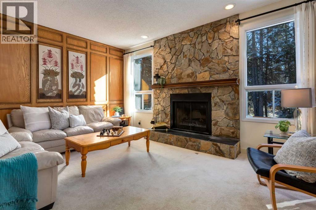9 Redwood Meadows Close