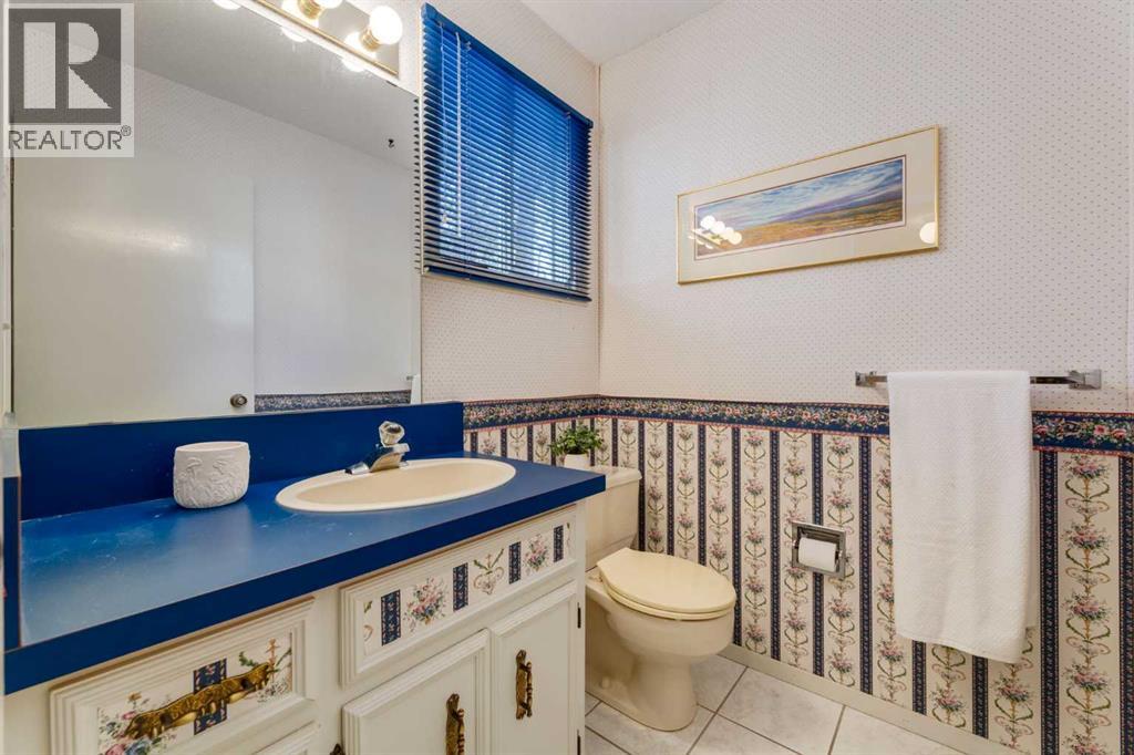 9 Redwood Meadows Close
