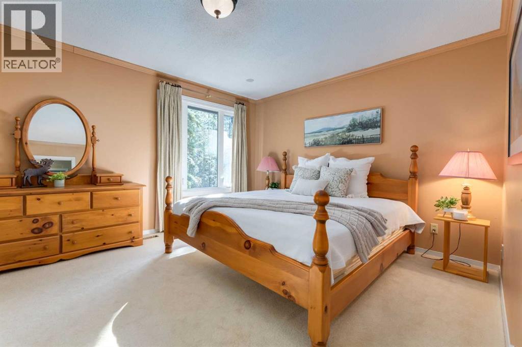 9 Redwood Meadows Close