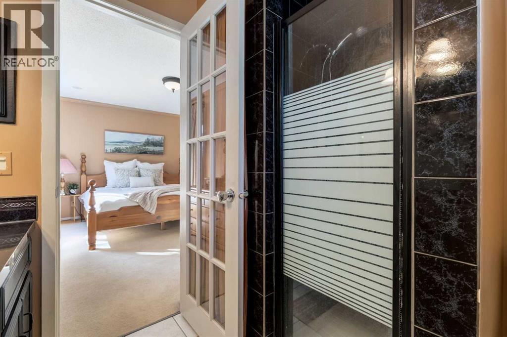 9 Redwood Meadows Close