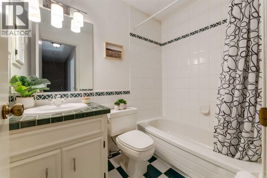 9 Redwood Meadows Close
