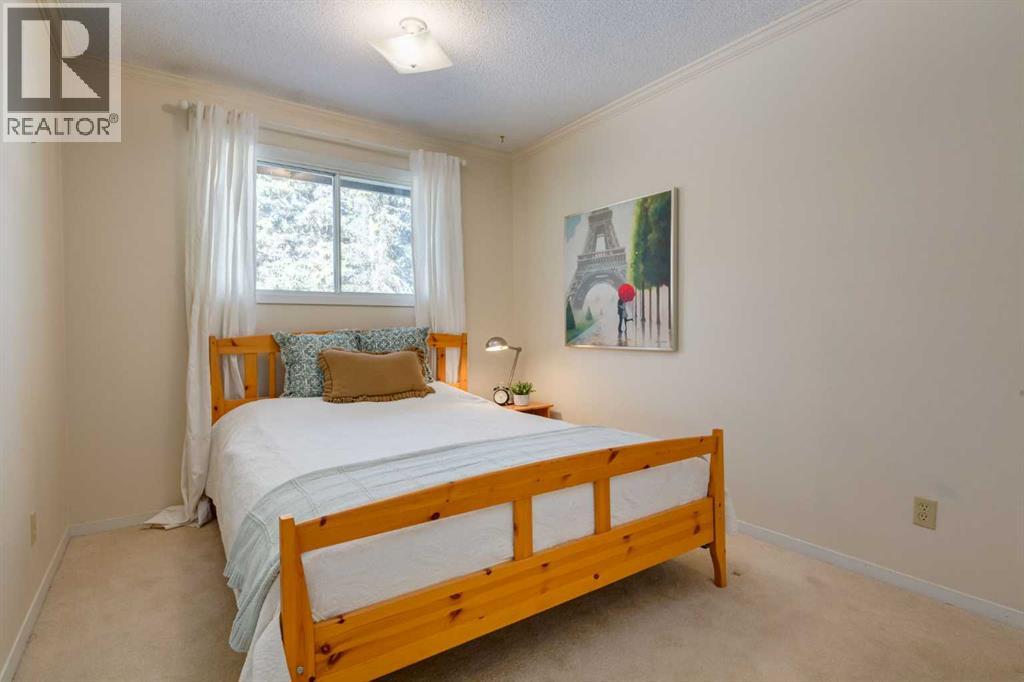9 Redwood Meadows Close