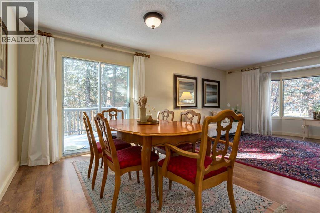 9 Redwood Meadows Close