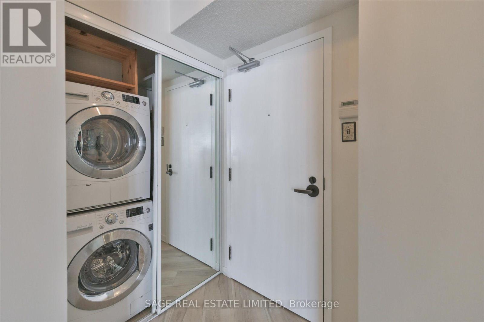 1004 - 25 Maitland Street, Toronto, Ontario  M4Y 2W1 - Photo 5 - C14033824
