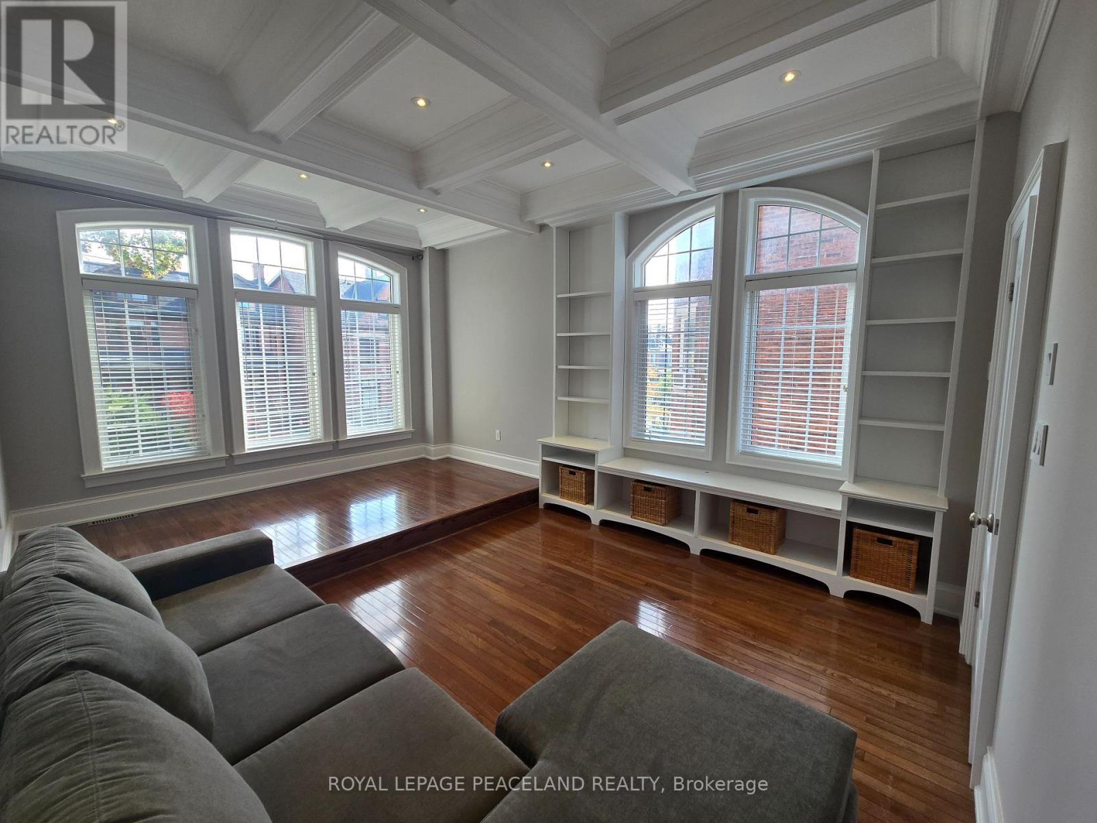 MAINHSE - 322 CLINTON STREET, Toronto, Ontario