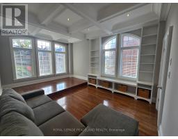 MAINHSE - 322 CLINTON STREET, Toronto, Ontario