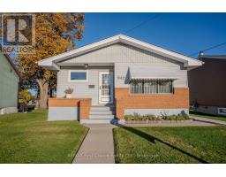 942 CROWE AVENUE, Fort Frances, Ontario