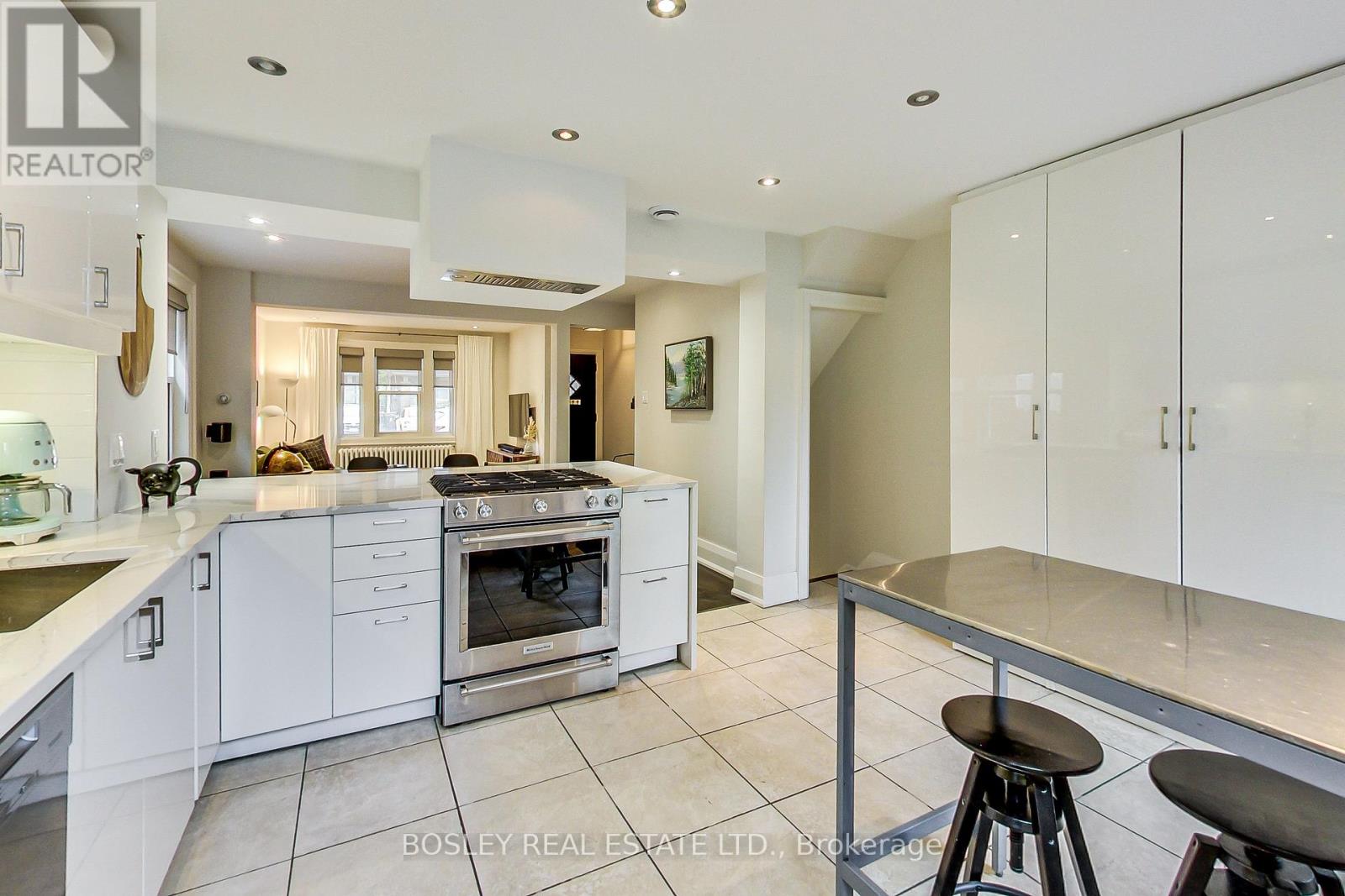 55 Billings Avenue, Toronto, Ontario  M4L 2S3 - Photo 11 - E14034016