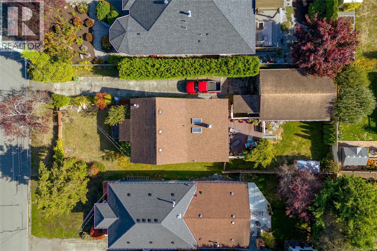 2279 Bradford Ave