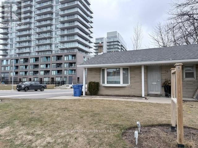 39 PARKSIDE DRIVE, Newmarket, Ontario