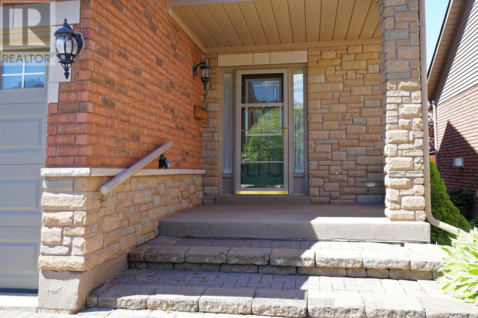 6 Forest Link Court, New Tecumseth, Ontario  L9R 2A1 - Photo 4 - N14033998