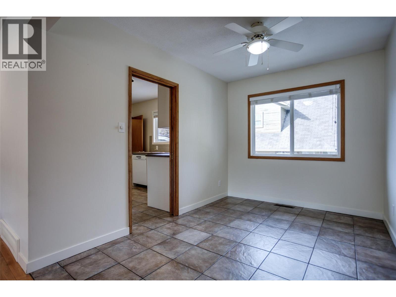 950 & 952 Stockwell Avenue, Kelowna, British Columbia  V1Y 6W2 - Photo 11 - 10403279