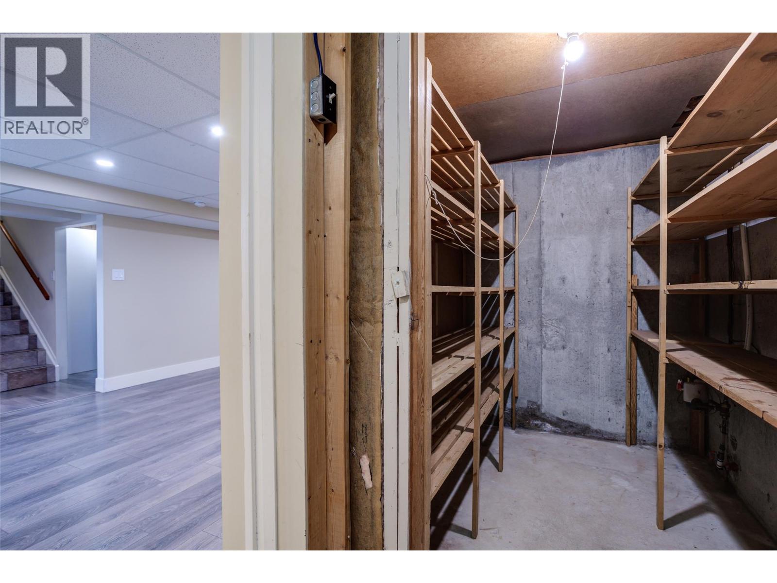 950 & 952 Stockwell Avenue, Kelowna, British Columbia  V1Y 6W2 - Photo 34 - 10403279