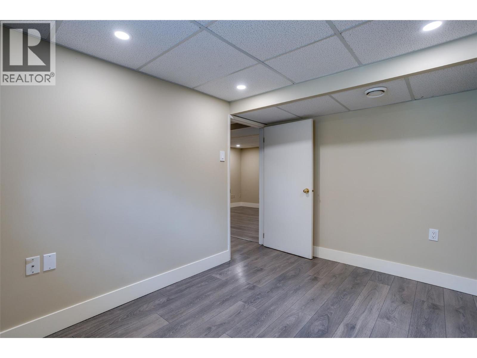 950 & 952 Stockwell Avenue, Kelowna, British Columbia  V1Y 6W2 - Photo 31 - 10403279