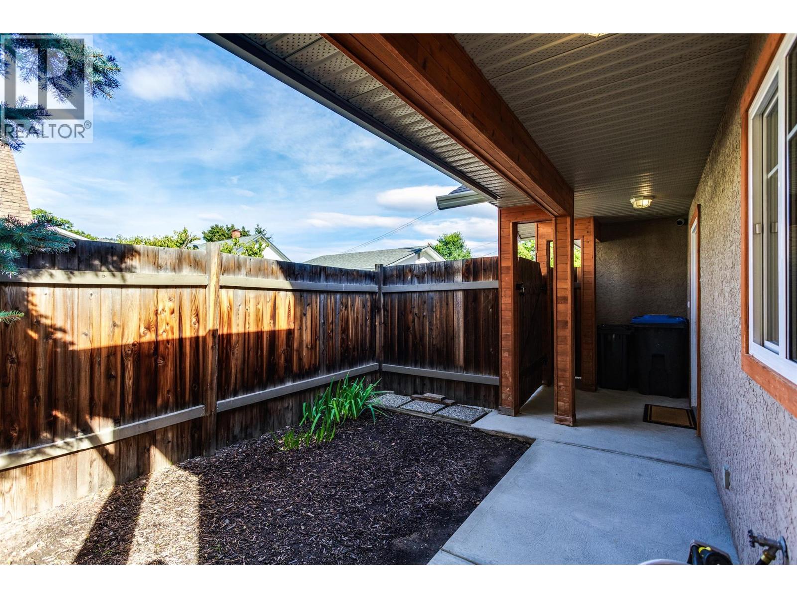 950 & 952 Stockwell Avenue, Kelowna, British Columbia  V1Y 6W2 - Photo 38 - 10403279