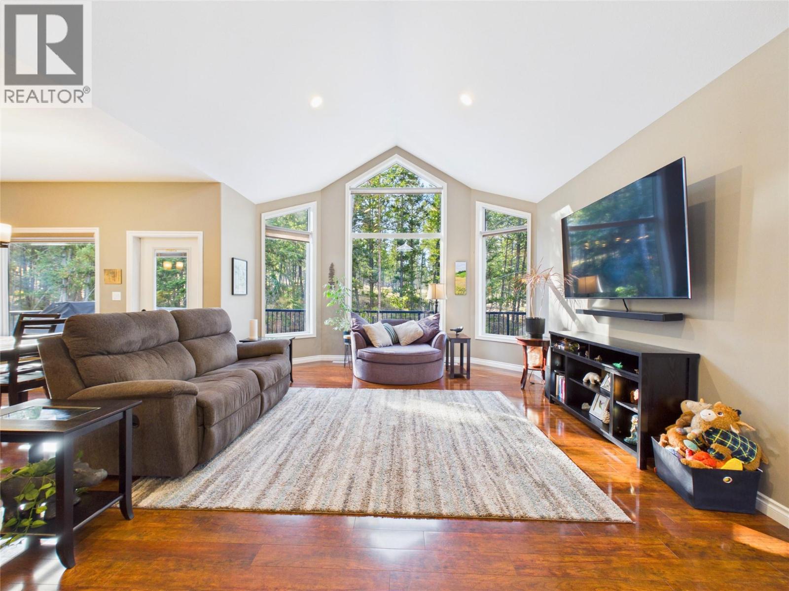 3065 Mt. Fisher Place, Cranbrook, British Columbia V1C 0A8 - Photo 2 - 10403582