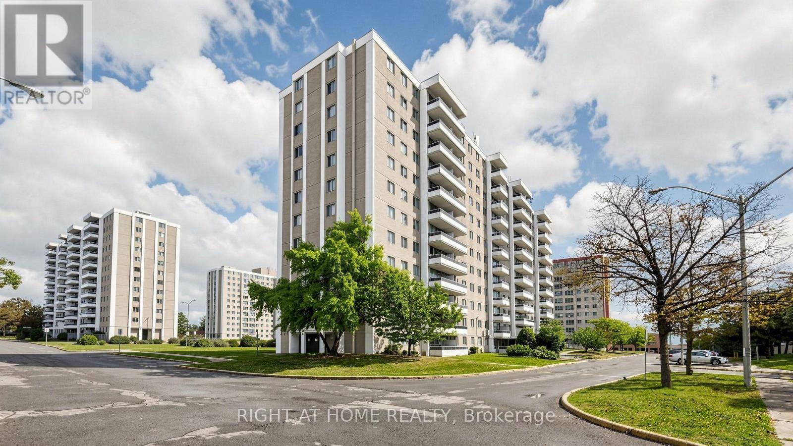 904 - 100 Lotherton Pathway, Toronto, Ontario  M6B 2G8 - Photo 2 - W14033830