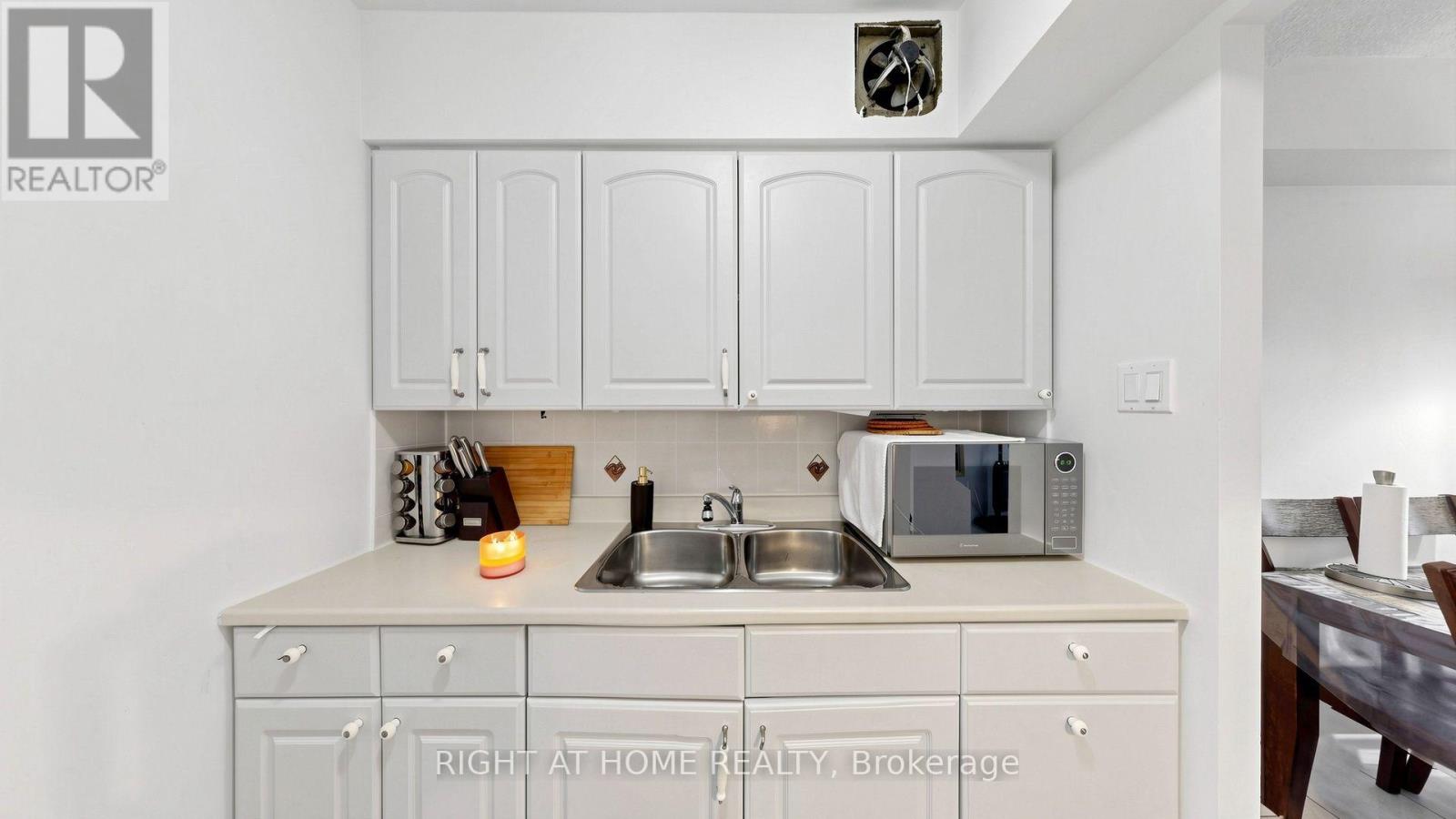 904 - 100 Lotherton Pathway, Toronto, Ontario  M6B 2G8 - Photo 20 - W14033830