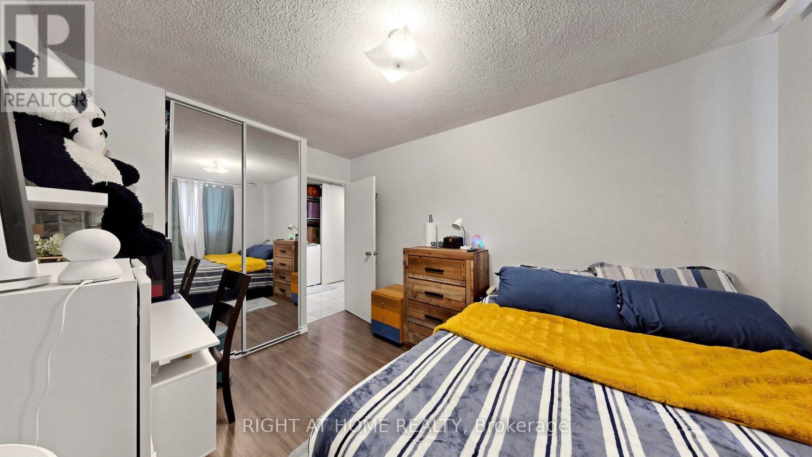 904 - 100 Lotherton Pathway, Toronto, Ontario  M6B 2G8 - Photo 23 - W14033830