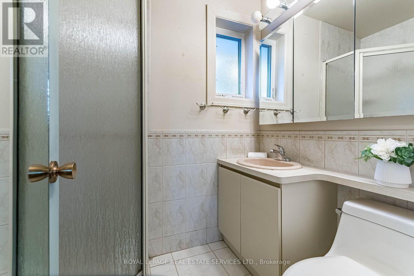 220 Edenbridge Drive, Toronto, Ontario  M9A 3H1 - Photo 16 - W14033970