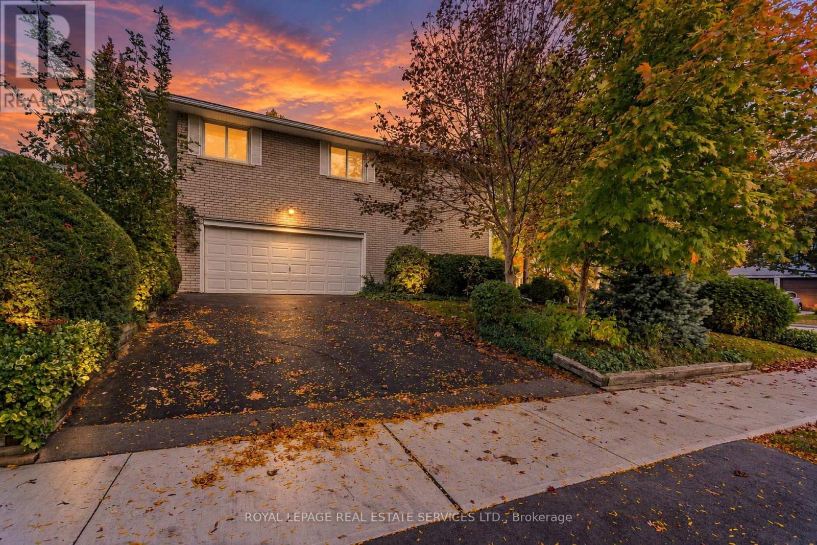 220 Edenbridge Drive, Toronto, Ontario  M9A 3H1 - Photo 2 - W14033970