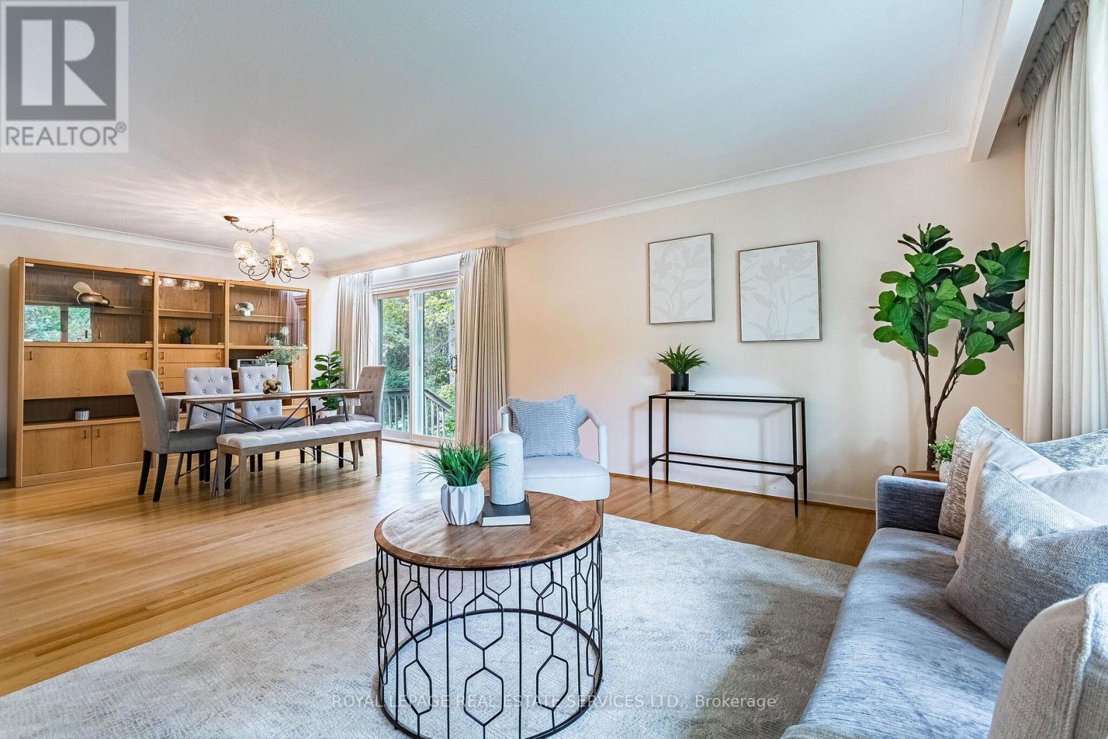 220 Edenbridge Drive, Toronto, Ontario  M9A 3H1 - Photo 4 - W14033970