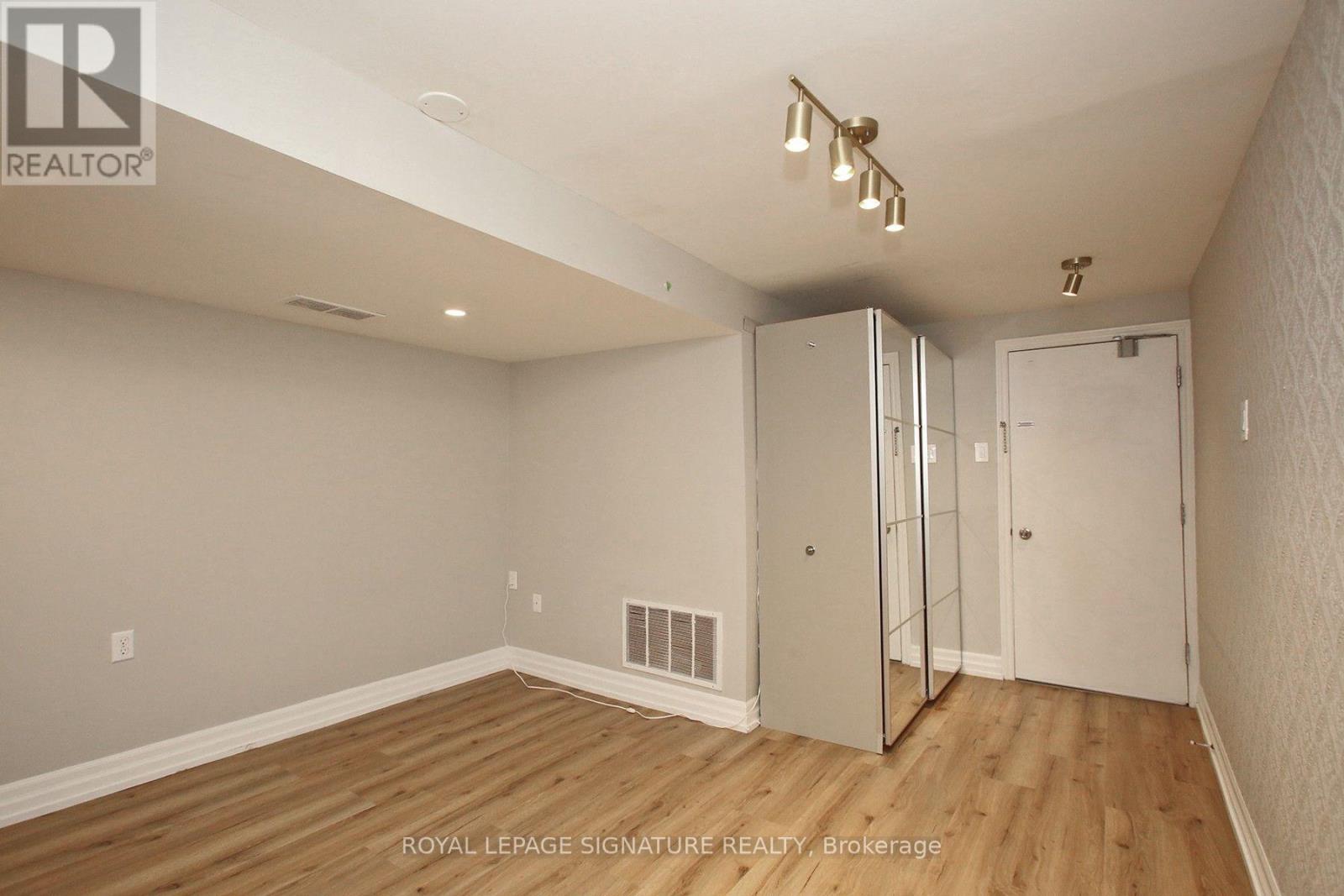 10 Armstrong Street, Toronto, Ontario  M6H 1V8 - Photo 14 - W14034018