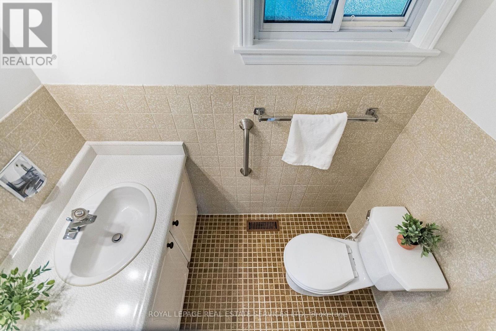 213 The Kingsway, Toronto, Ontario  M9A 5A3 - Photo 16 - W14034020