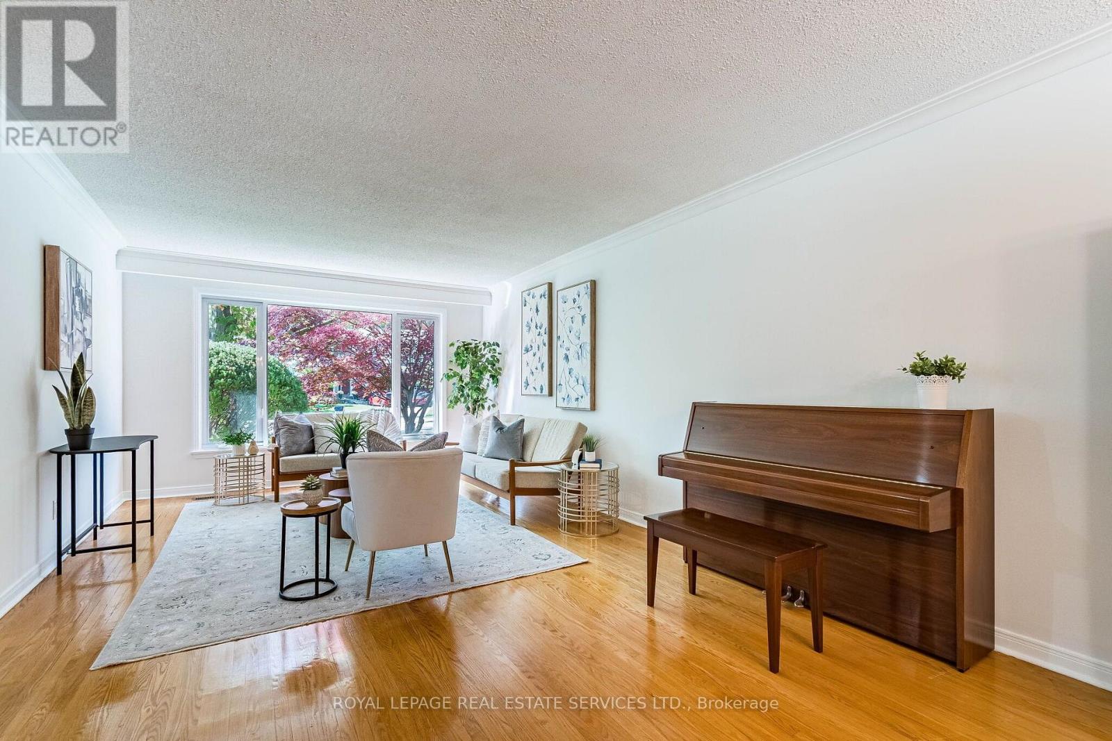213 The Kingsway, Toronto, Ontario  M9A 5A3 - Photo 2 - W14034020
