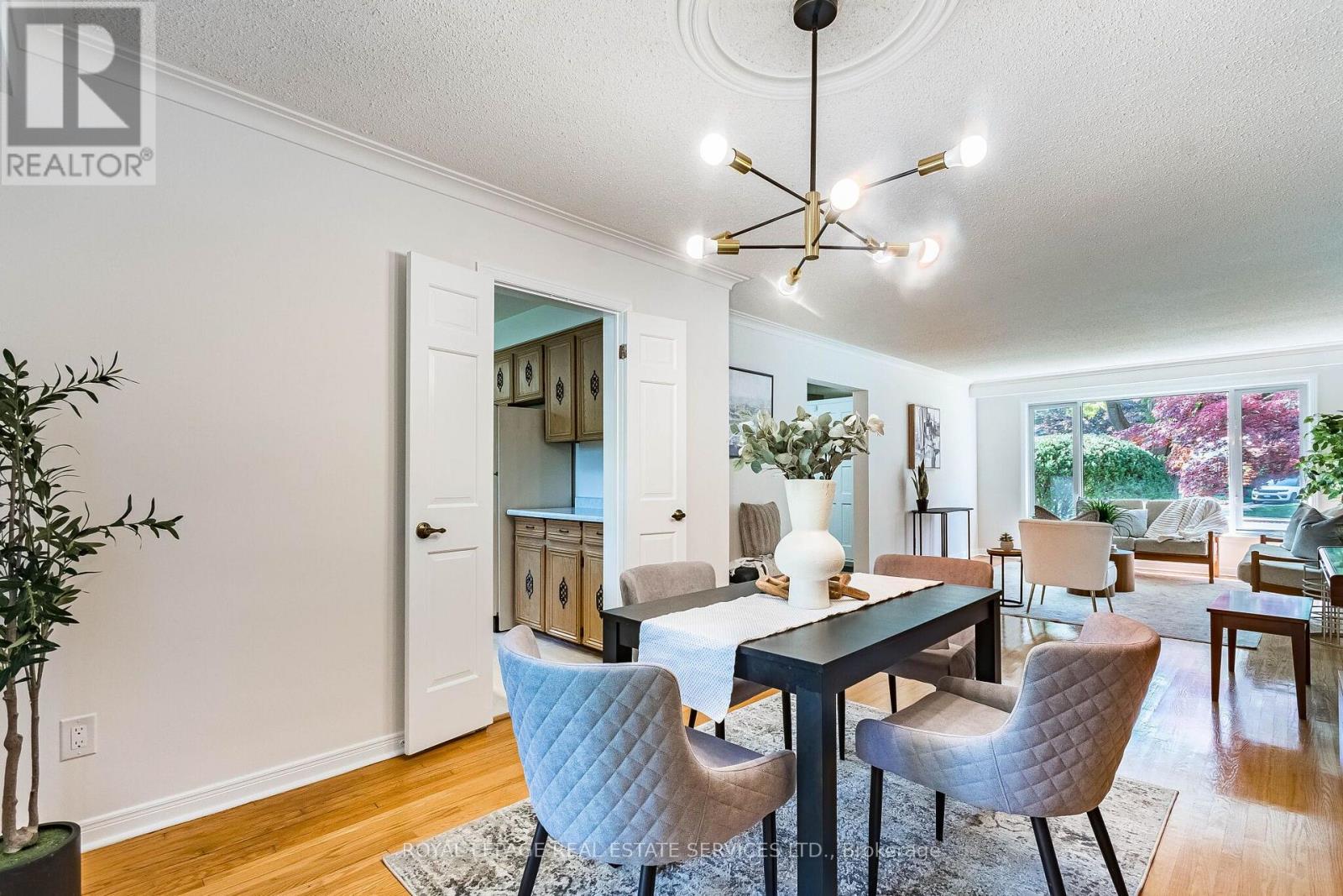 213 The Kingsway, Toronto, Ontario  M9A 5A3 - Photo 6 - W14034020