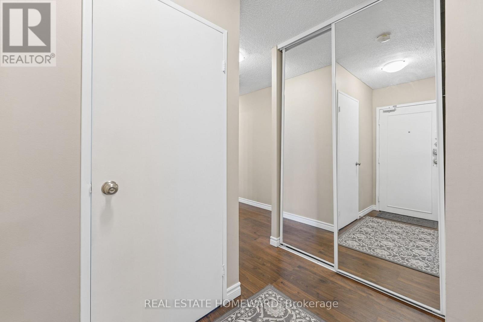 1507 - 966 Inverhouse Drive, Mississauga, Ontario  L5J 4B6 - Photo 5 - W14034028