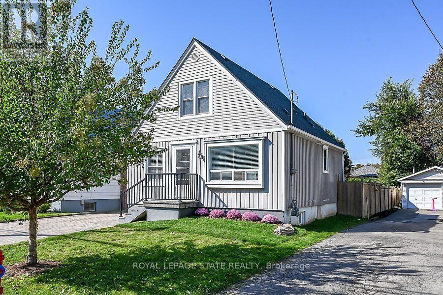 202 East 26th Street, Hamilton, Ontario  L8V 3C8 - Photo 3 - X14033938