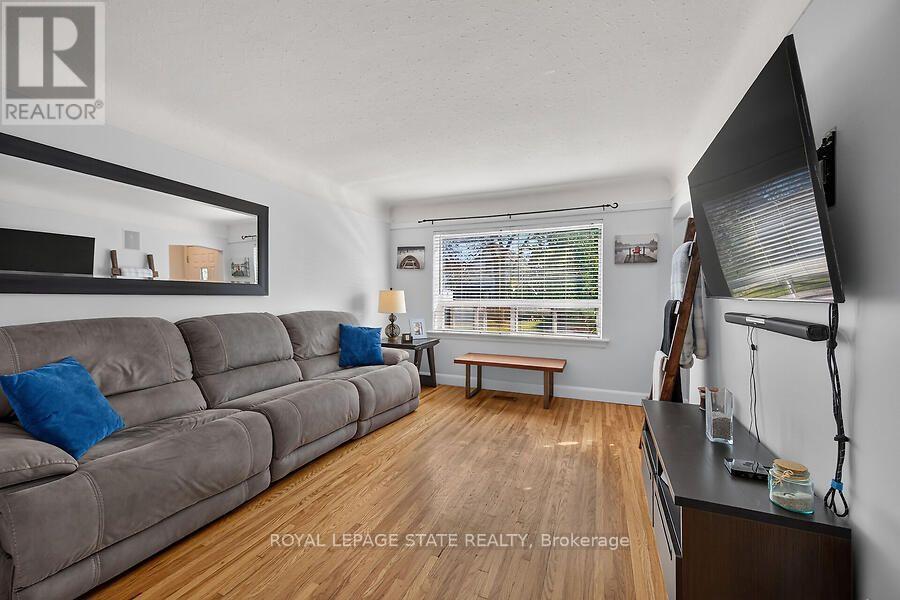 202 East 26th Street, Hamilton, Ontario  L8V 3C8 - Photo 9 - X14033938