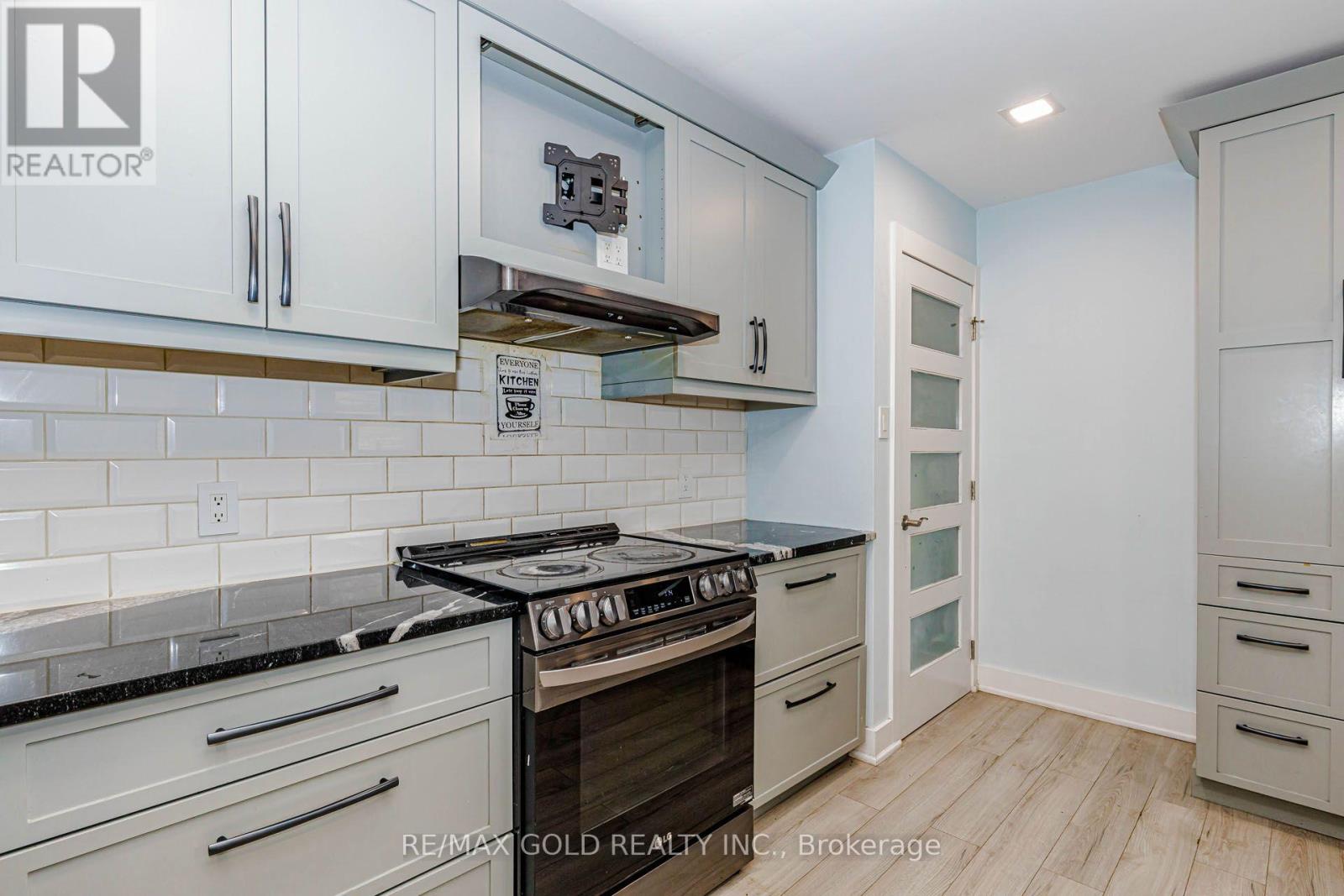 49 Kenneth Avenue, Kitchener, Ontario  N2A 1V9 - Photo 13 - X14034030