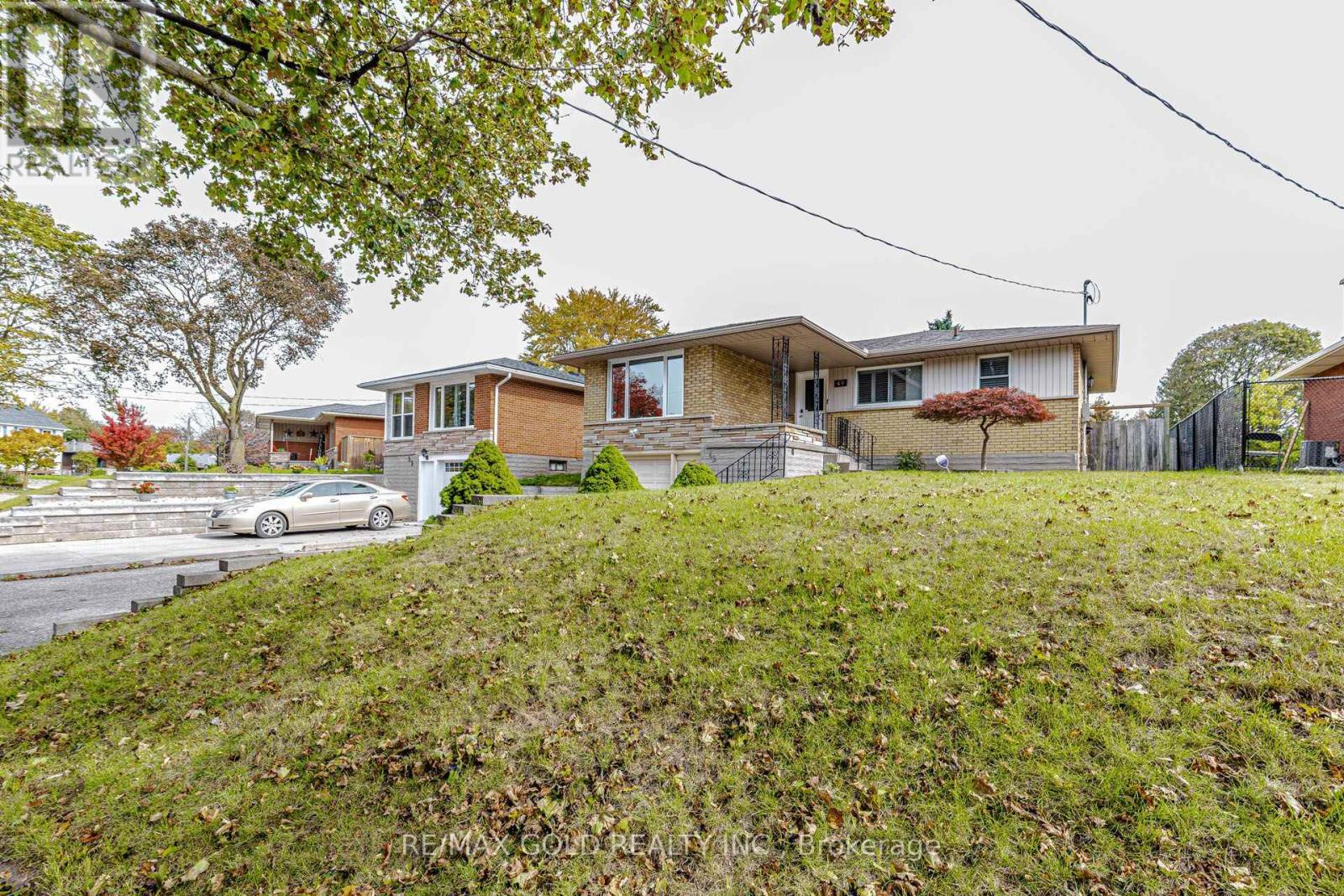 49 Kenneth Avenue, Kitchener, Ontario  N2A 1V9 - Photo 2 - X14034030