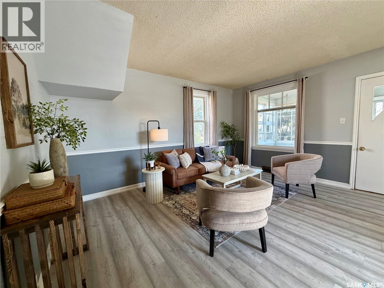 1014 6th Avenue Nw, Moose Jaw, Saskatchewan  S6H 0W2 - Photo 4 - SK049518