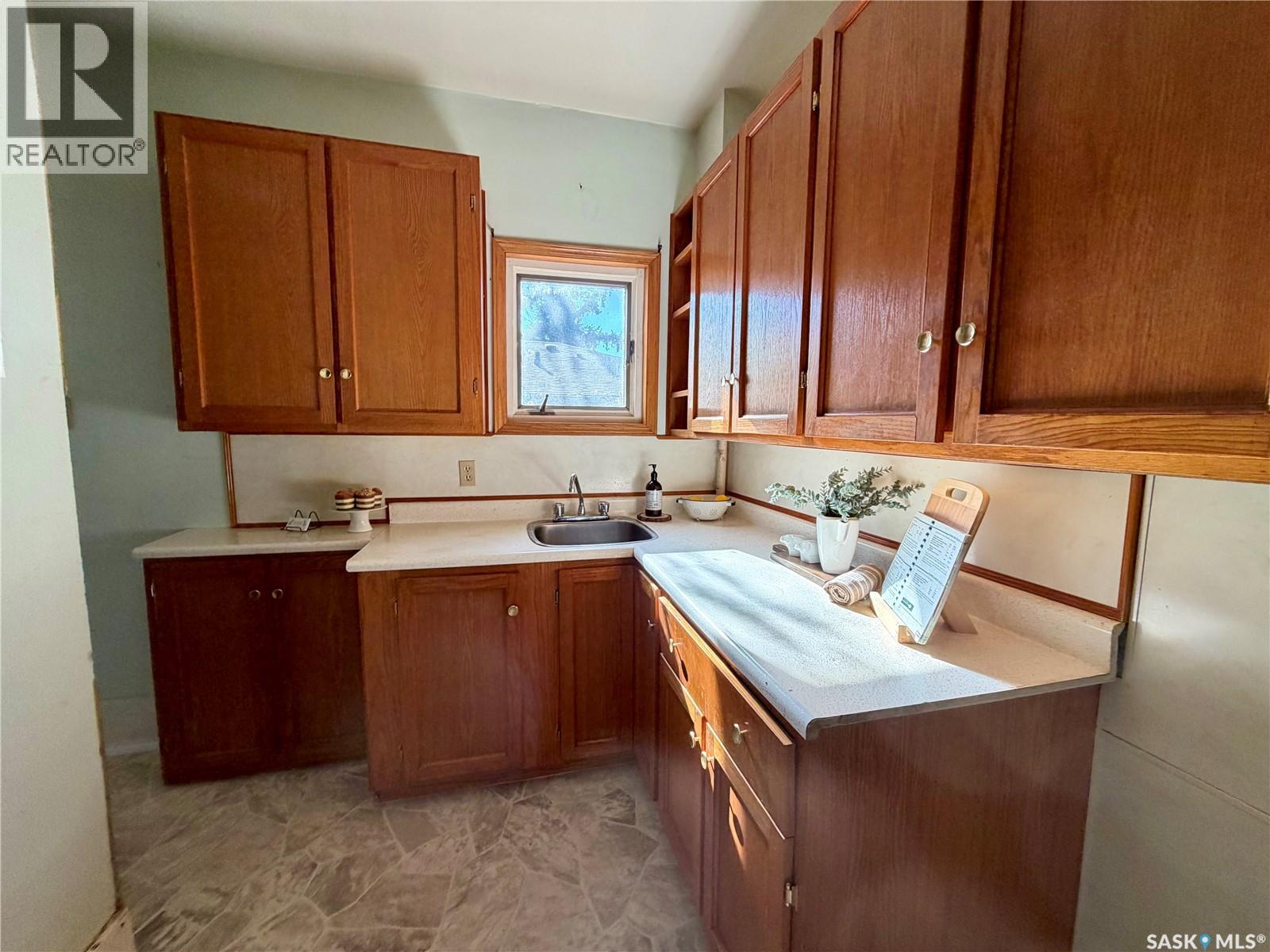 1014 6th Avenue Nw, Moose Jaw, Saskatchewan  S6H 0W2 - Photo 14 - SK049518